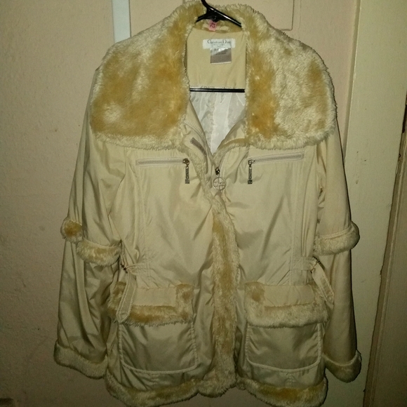 DIOR Boutique "Runway fur coat" (Flawless) - Picture 1 of 15